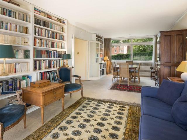 Flat for sale in Kensington, Greater London