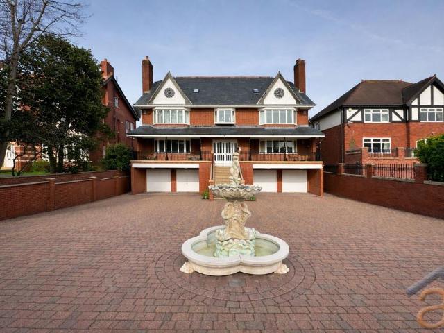 Flat for sale in Southport, Sefton