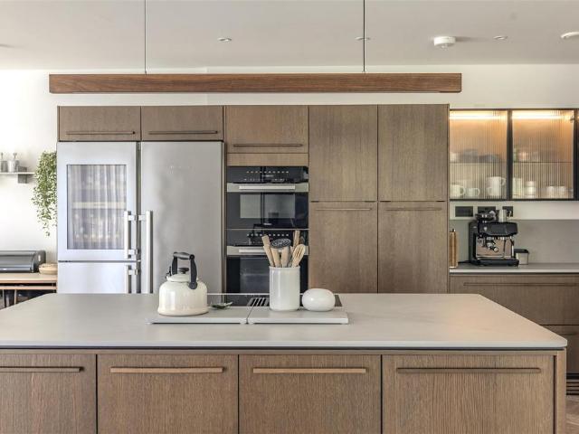 Flat for sale in Mill Hill, Greater London