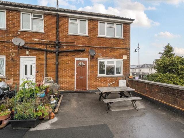 Flat for sale in West End, Fareham