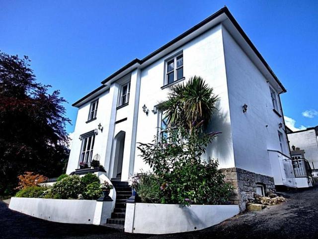 Flat for sale in Tenby, Wales
