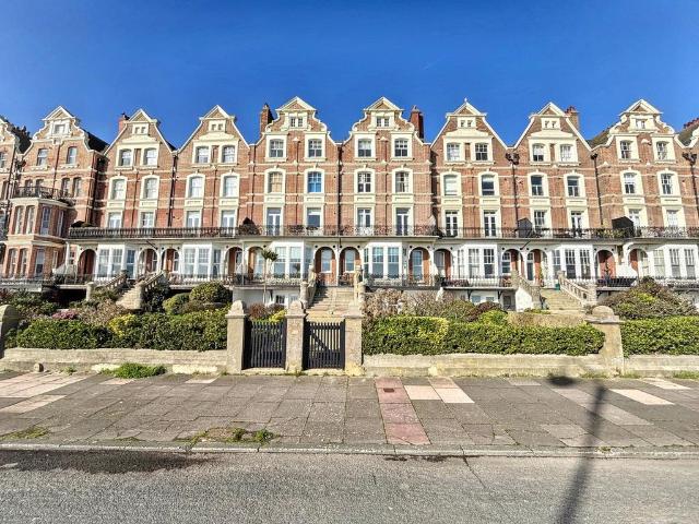 Flat for sale in Central, Heathlands
