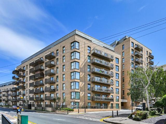 Flat for sale in Sands End, Greater London