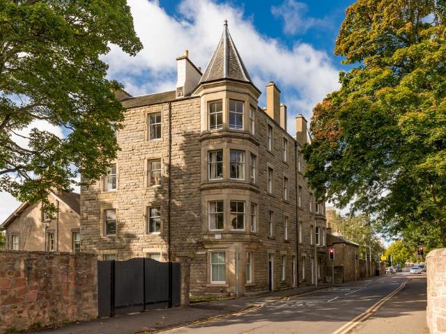 Flat for sale in Morningside, Scotland