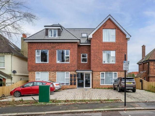 Flat for sale in London Borough of Croydon, Purley