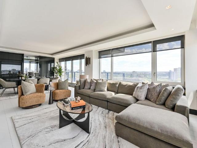 Flat for sale in Chelsea Harbour, Greater London