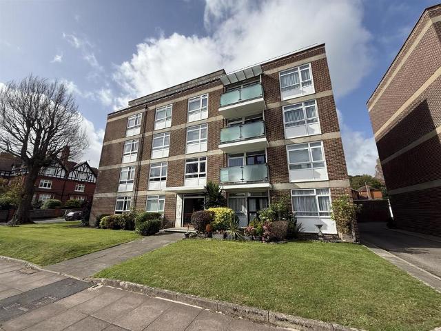 Flat for sale in Eastbourne, Isle Of Man