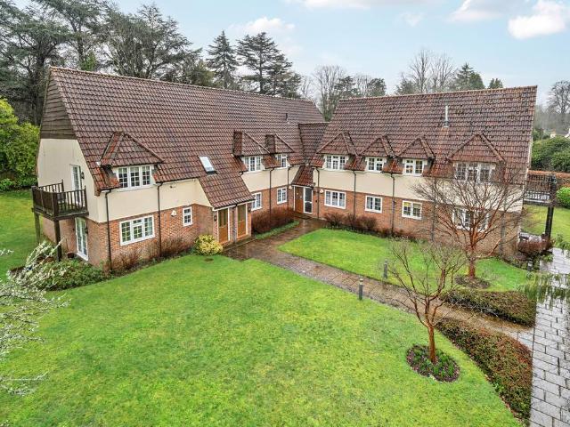 Flat for sale in Waverley Estate, Fole