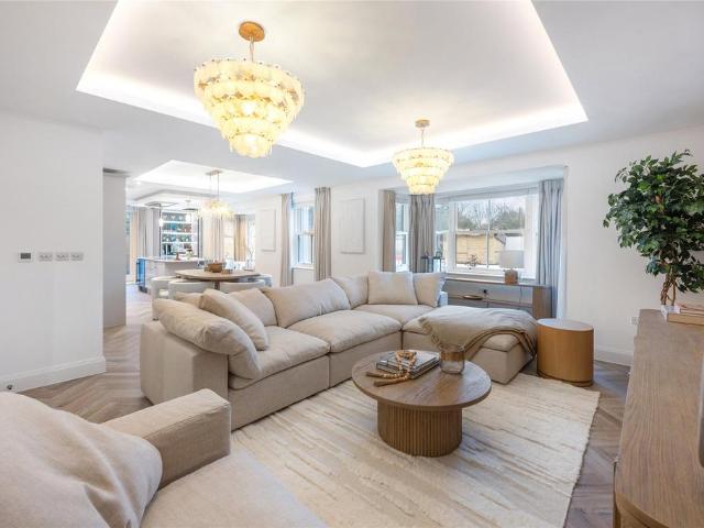 Flat for sale in Greater London