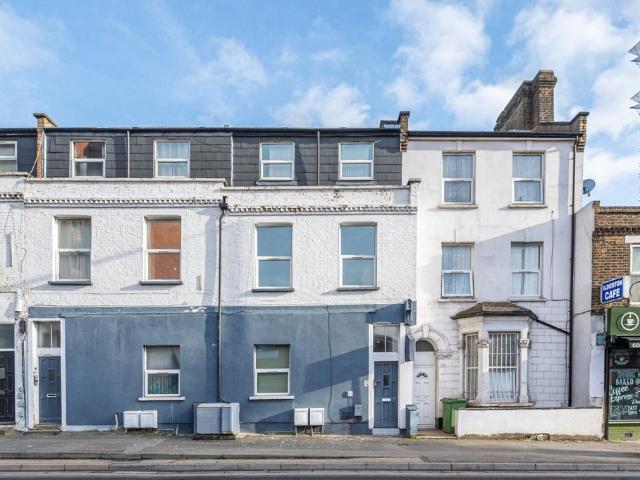 Flat for sale in Bermondsey, Greater London