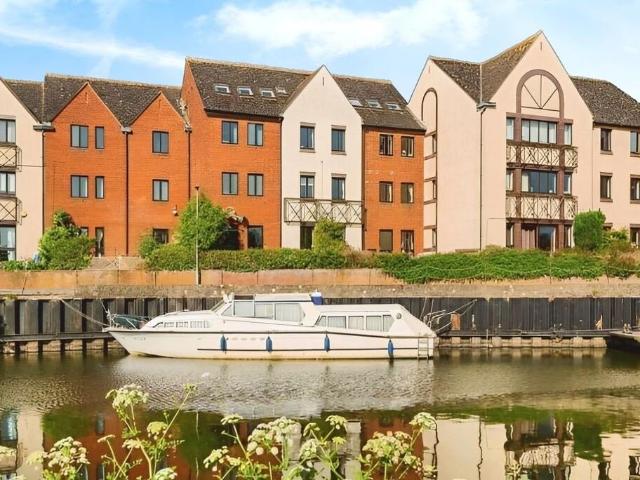 Flat for sale in St Leonards, Watergate
