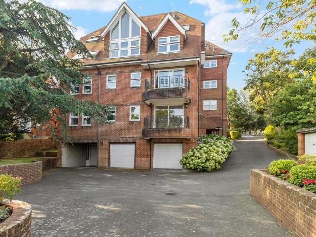 Flat for sale in Eastbourne, East Sussex
