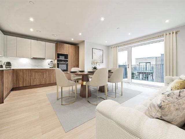 Flat for sale in Longlands, Halfway Street
