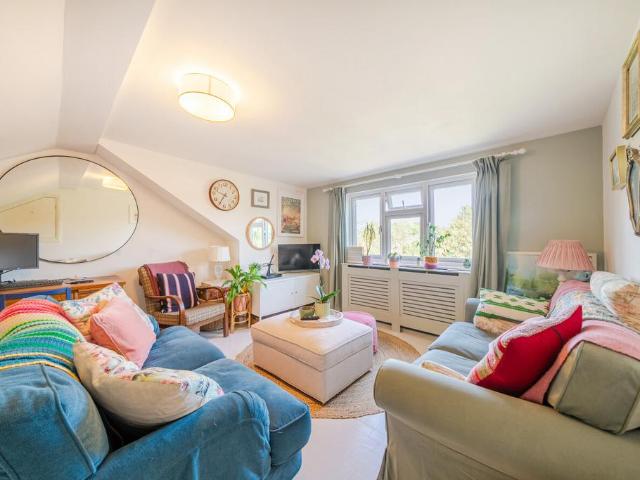 Flat for sale in London Borough of Merton, Collier's Wood