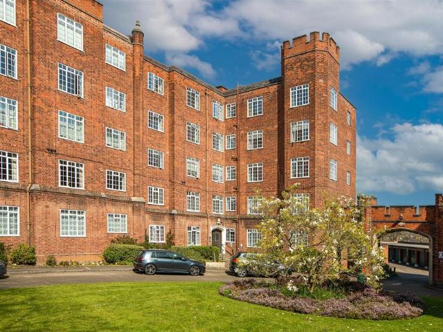 Flat for sale in Old Wharf, City Of Leicester
