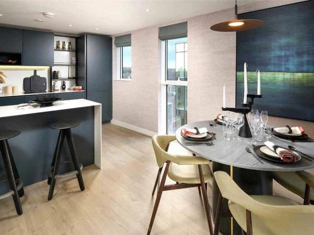 Flat for sale in Woodberry Down, Stamford Hill
