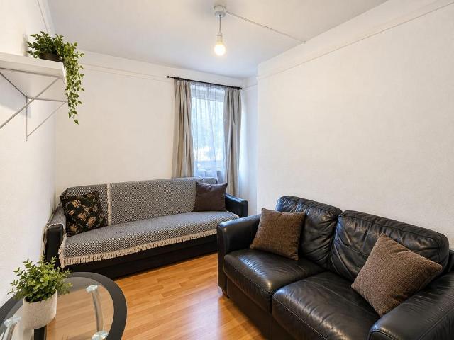 Flat for sale in Bromley-by-Bow, Greater London