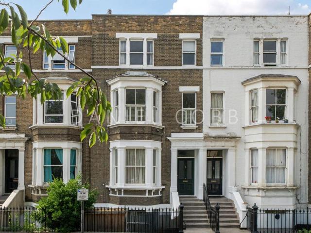 Flat for sale in London Borough of Lambeth, Greater London