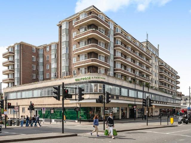 Flat for sale in South Hampstead, Greater London