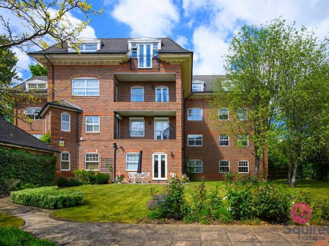 Flat for sale in Hendon, Greater London