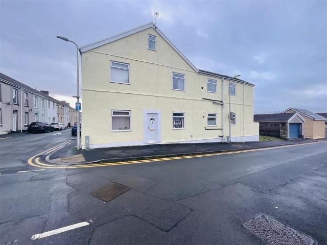 Flat for sale in Mount Pleasant, Llanelli