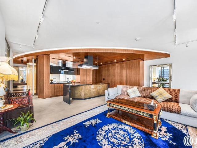 Flat for sale in Isle Of Dogs, Greater London