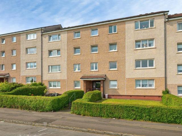 Flat for sale in Drumchapel, Scotland