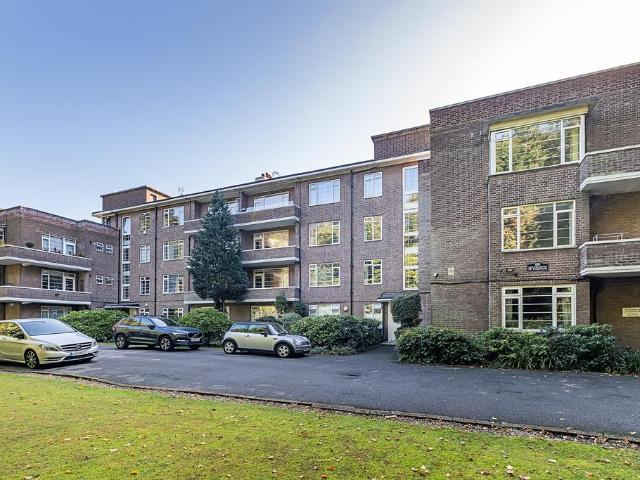 Flat for sale in Southfields, Greater London