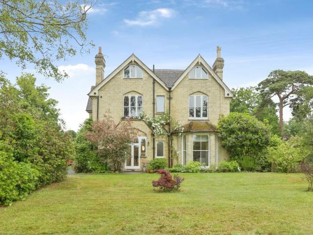Flat for sale in Broadwater Down, Sandown Park