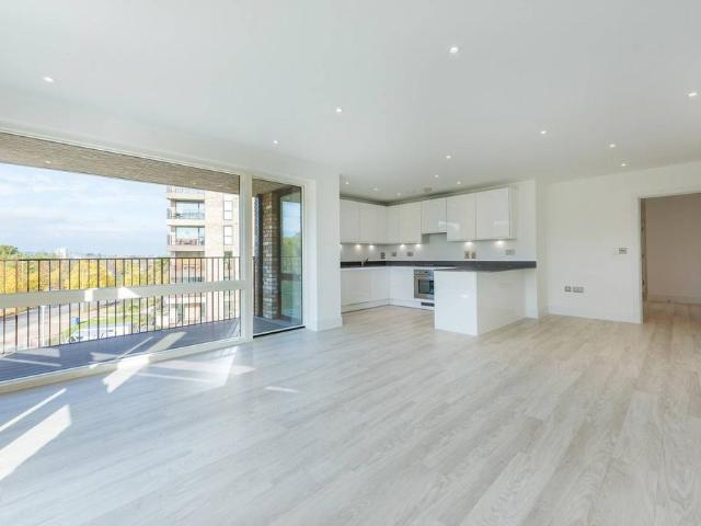 Flat for sale in Alperton, Greater London