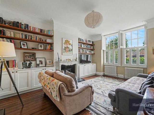 Flat for sale in Mapesbury, Greater London