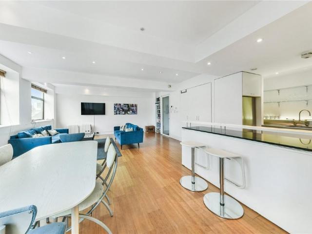 Flat for sale in Soho, Greater London