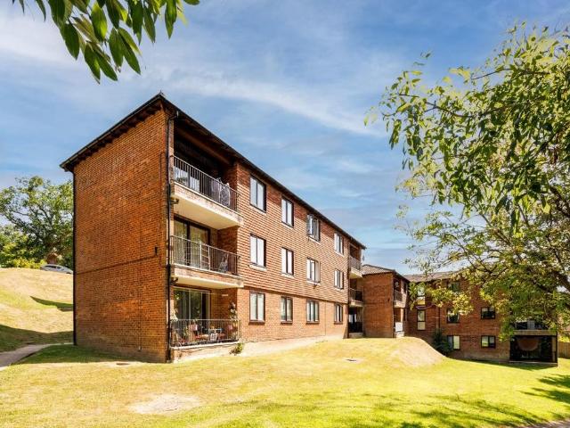 Flat for sale in Cross In Hand, East Sussex