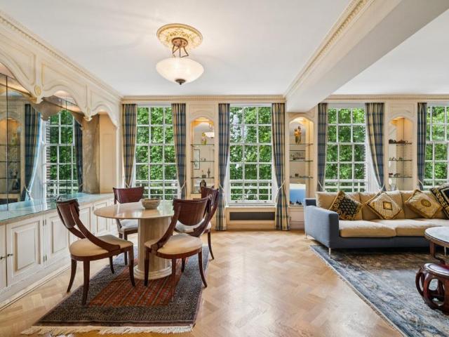 Flat for sale in Belgravia, Greater London