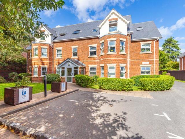 Flat for sale in Talbot Village, Bournemouth