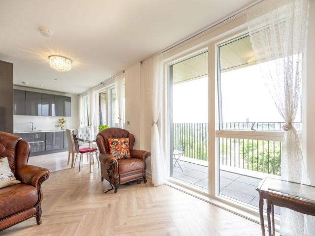 Flat for sale in Stratford Marsh, Greater London