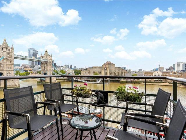 Flat for sale in Bermondsey, Greater London