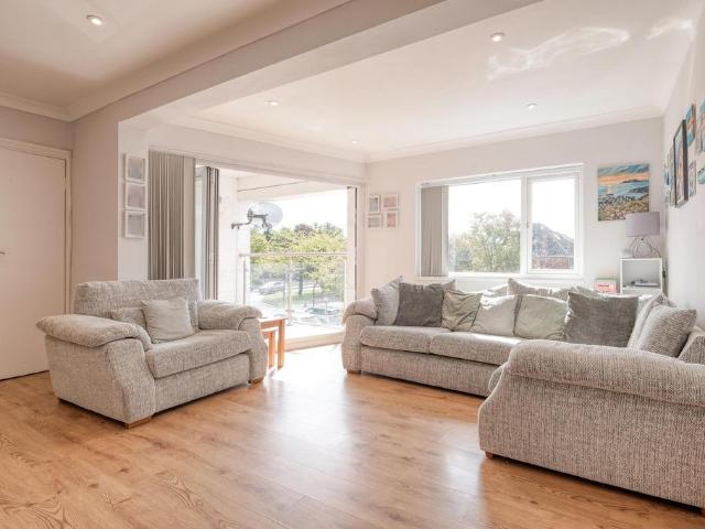 Flat for sale in Shirley, West Midlands