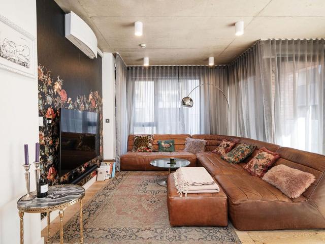Flat for sale in South Hackney, Greater London