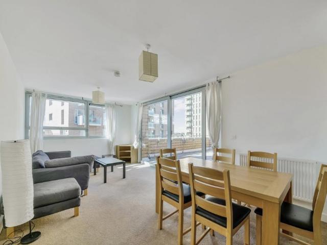 Flat for sale in Bromley-by-Bow, Poplar Grove