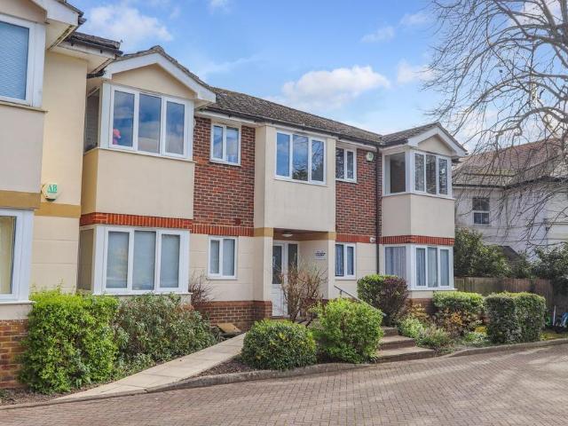 Flat for sale in Sidley, Heathlands