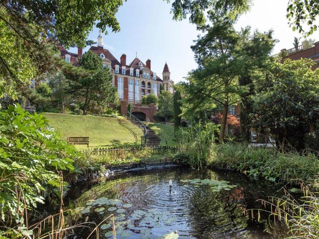 Flat for sale in West Hampstead, Greater London