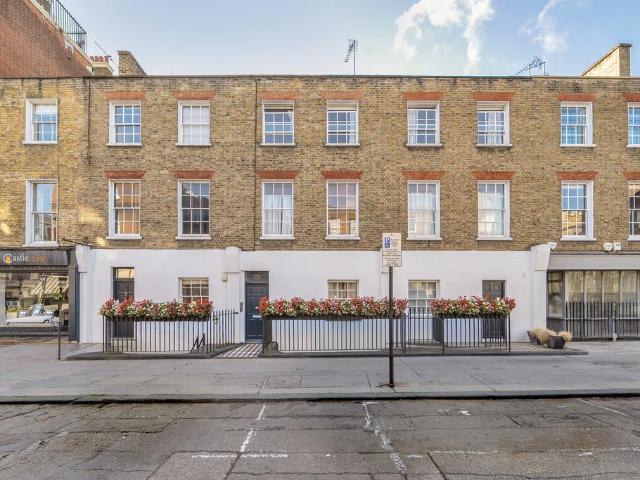 Flat for sale in City of Westminster, Greater London