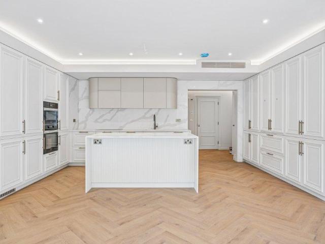 Flat for sale in Winkfield