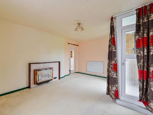 Flat for sale in London Borough of Wandsworth, Greater London