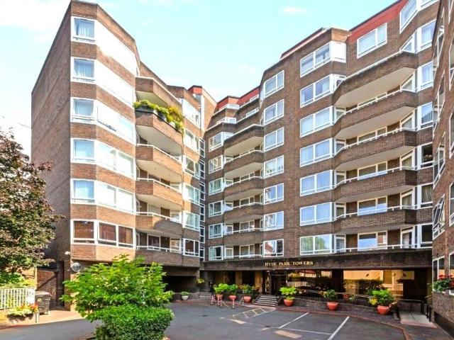 Flat for sale in Bayswater, Greater London