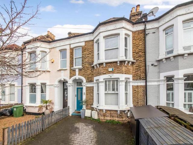 Flat for sale in Penge, Isle Of Man