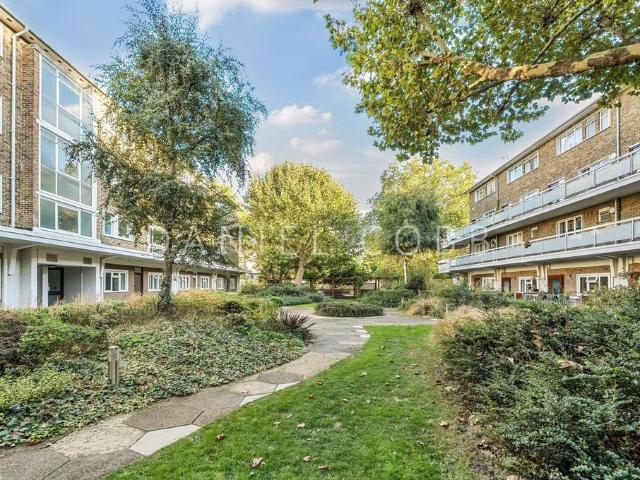 Flat for sale in Kennington, Greater London
