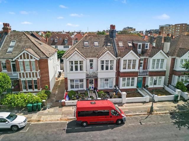 Flat for sale in Aldrington