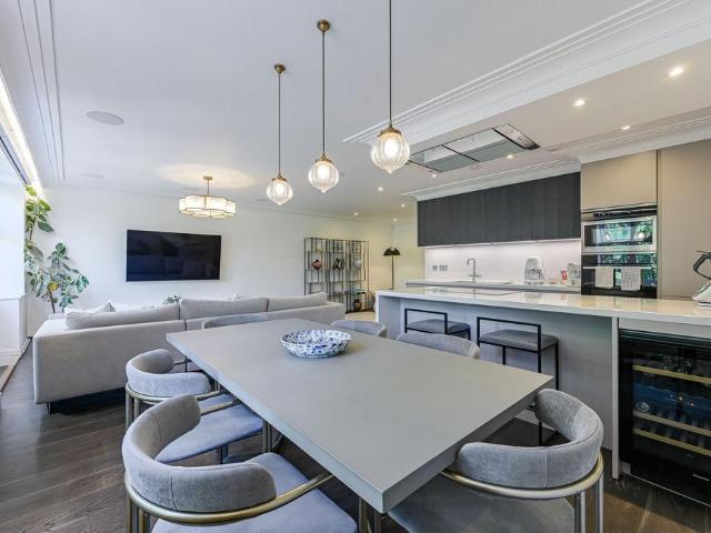 Flat for sale in Bickley, Greater London